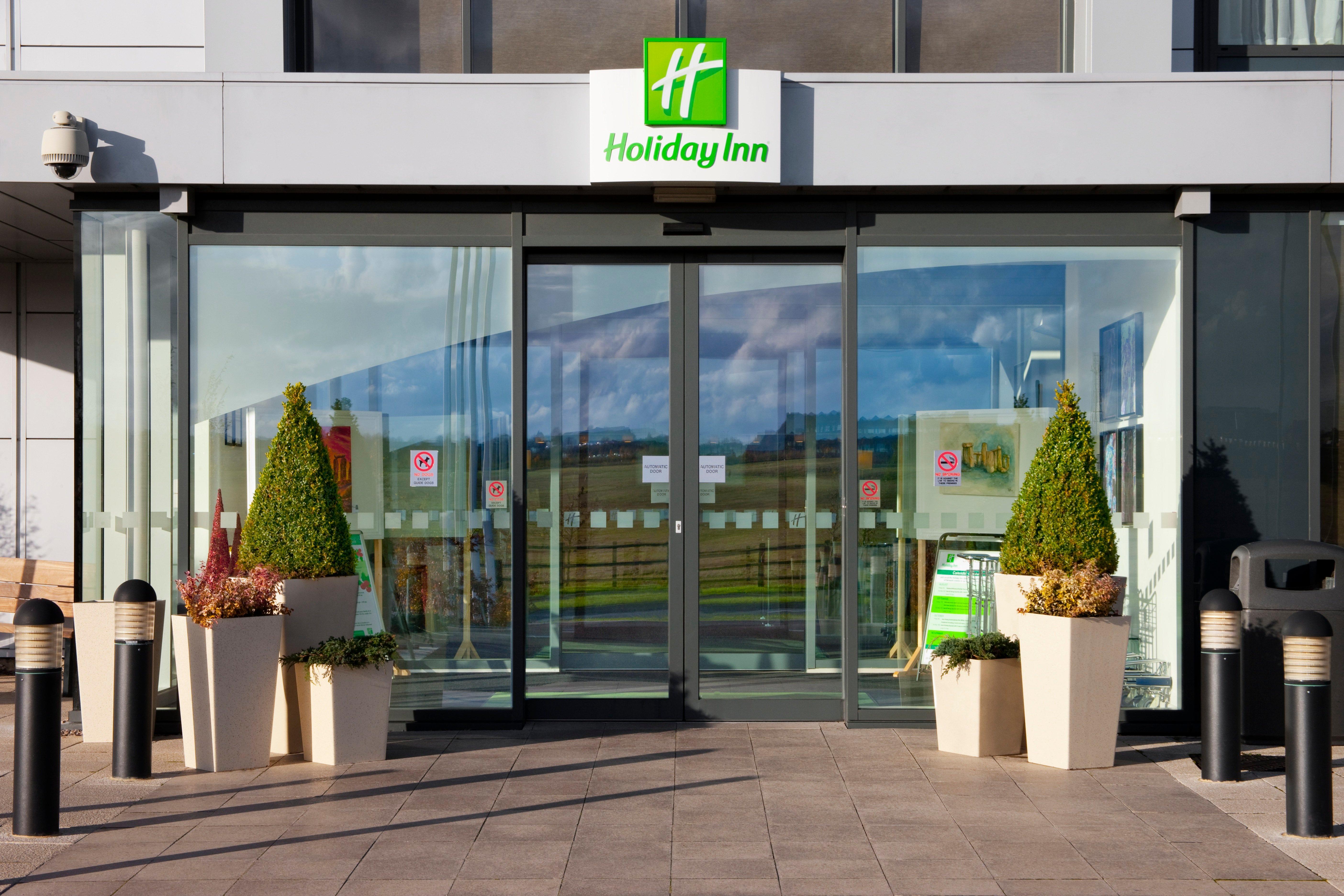 Holiday Inn Salisbury - Stonehenge, An Ihg Hotel Amesbury Exterior foto